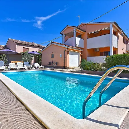 With Pool In Galizana-istrien 38997 Villa *
