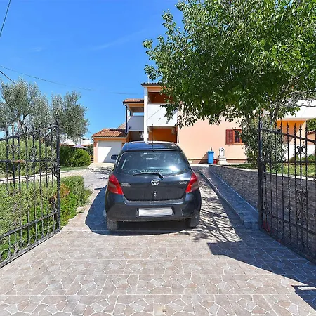 Villa With Pool In Galizana-istrien 38997